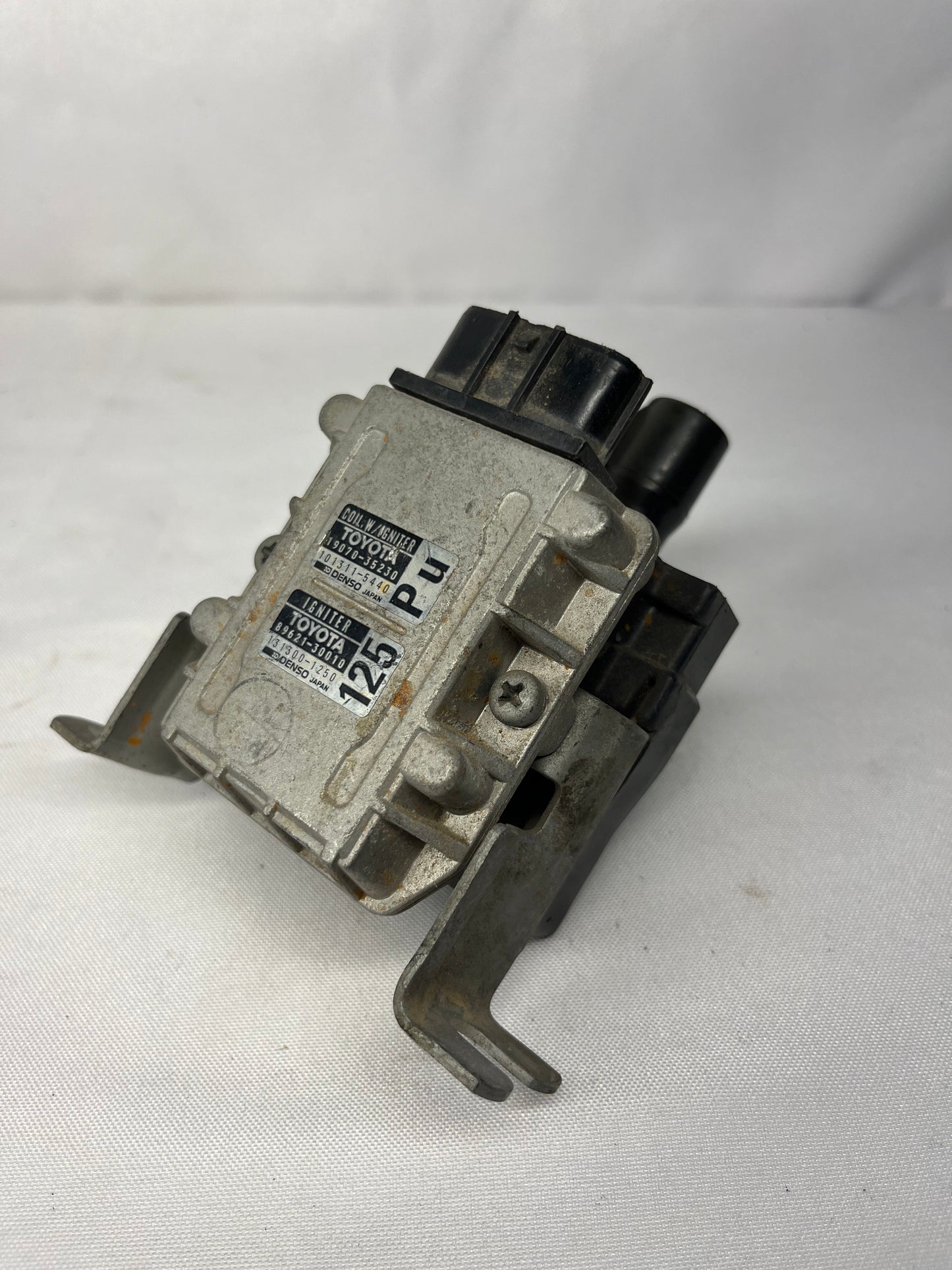 Used OEM Ignitor & Coil Assembly 3.0 V6 3VZE - Toyota 4Runner & Pickup - 1989-1991