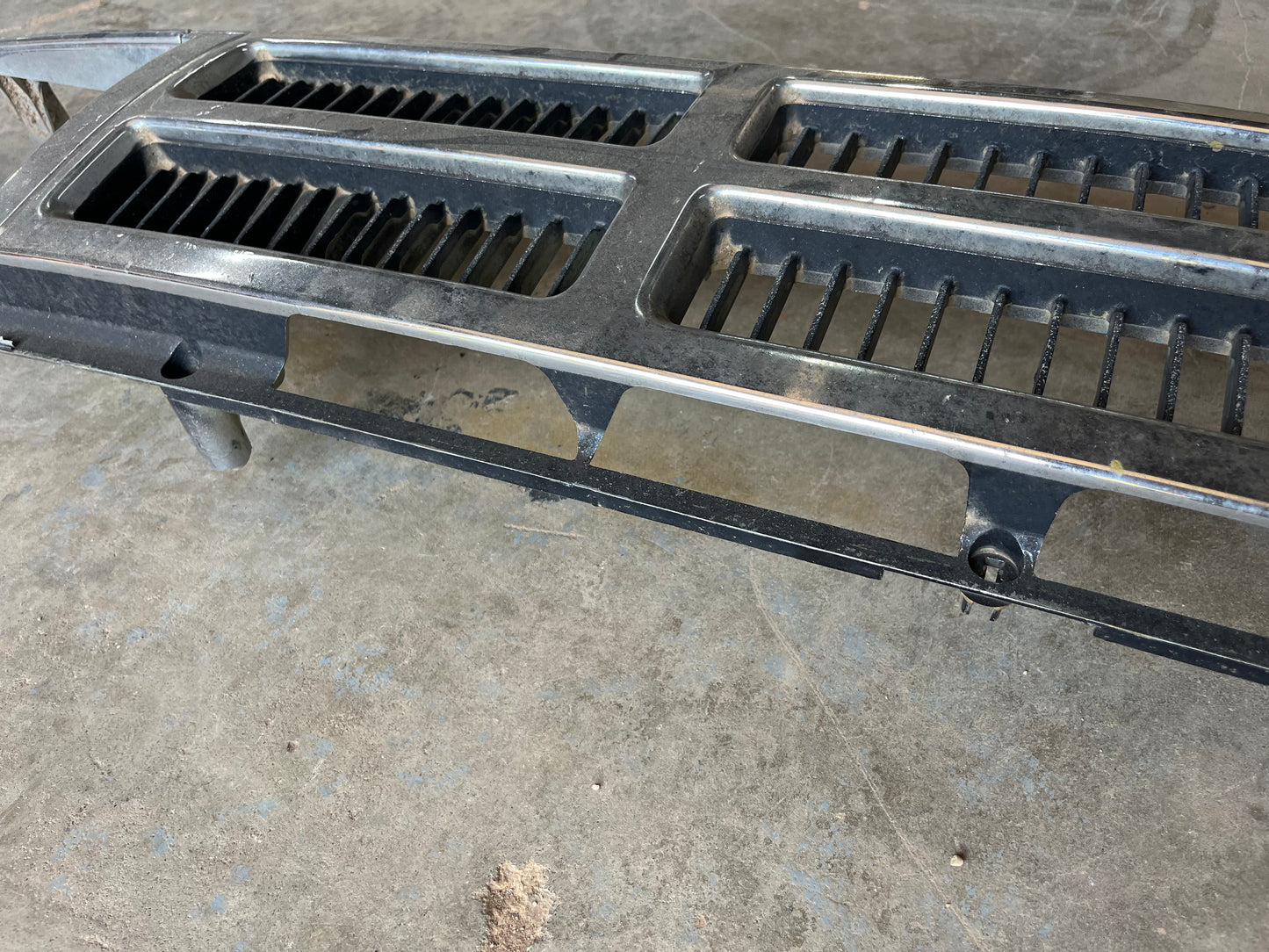 Used OEM Grille - Toyota 4Runner & Pickup - 1984-1986