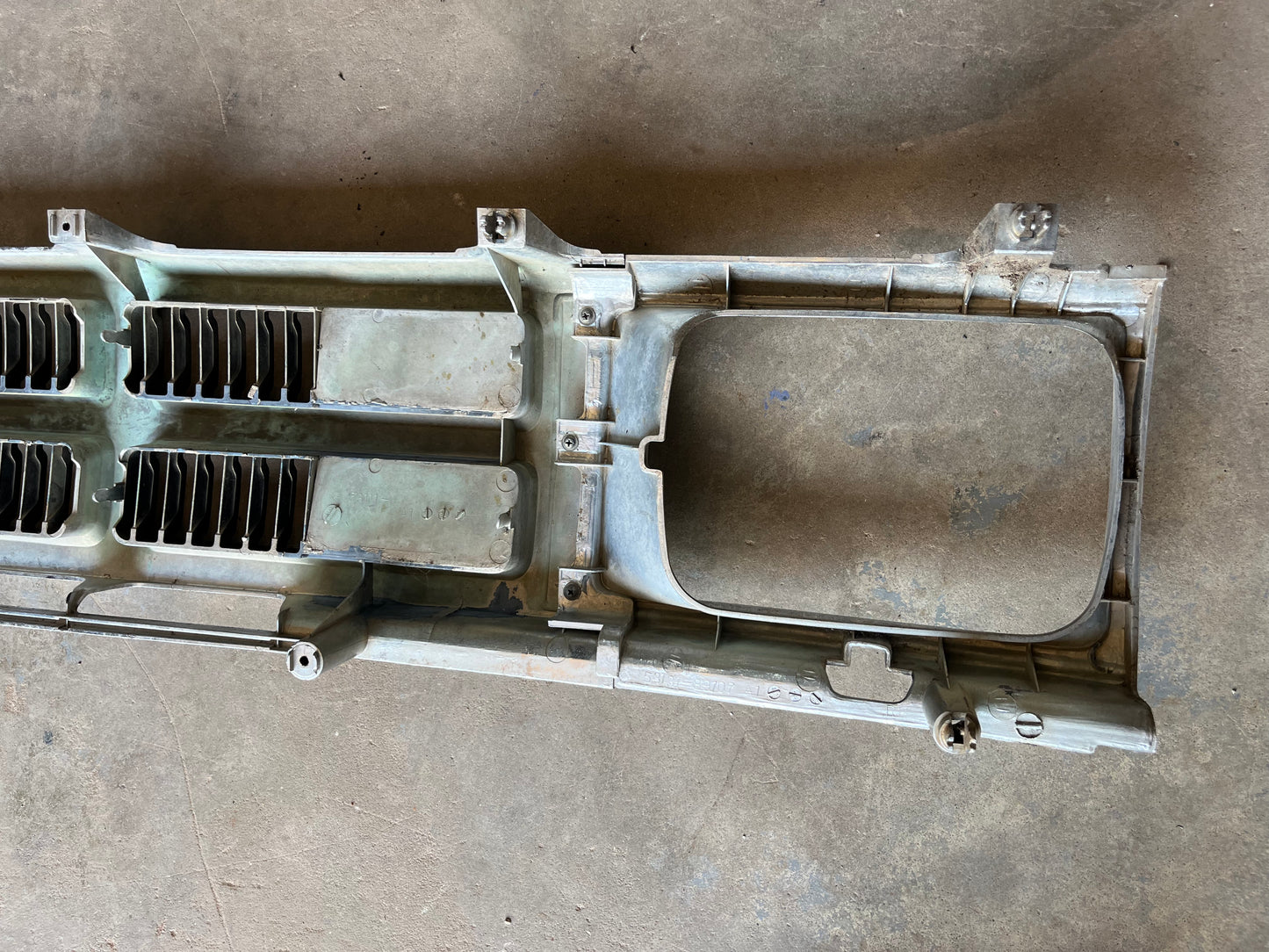 Used OEM Grille - Toyota 4Runner & Pickup - 1984-1986