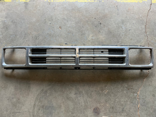 Used OEM Grille 22RE - Toyota 4Runner & Pickup - 1987-1989