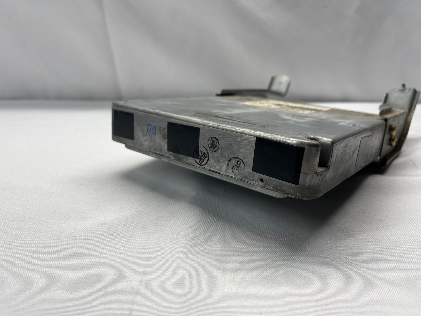 Used OEM Engine Control ECU ECM 3.4 4x4 A/T 89666-3D600 - Toyota 4Runner - 1999