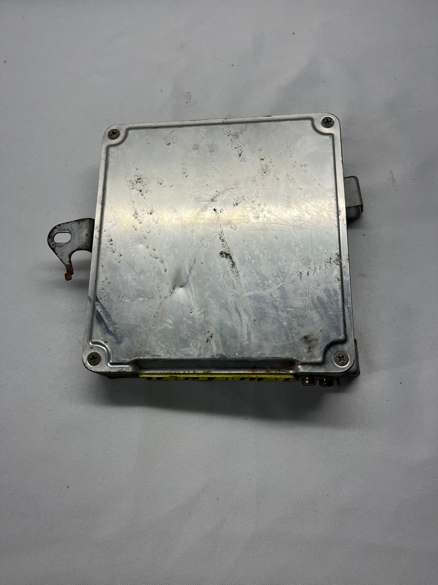 Used OEM Engine Control ECU ECM 4x4 M/T & A/T 22RE 89661-35110 - Toyota 4Runner - 8/1987-7/1988