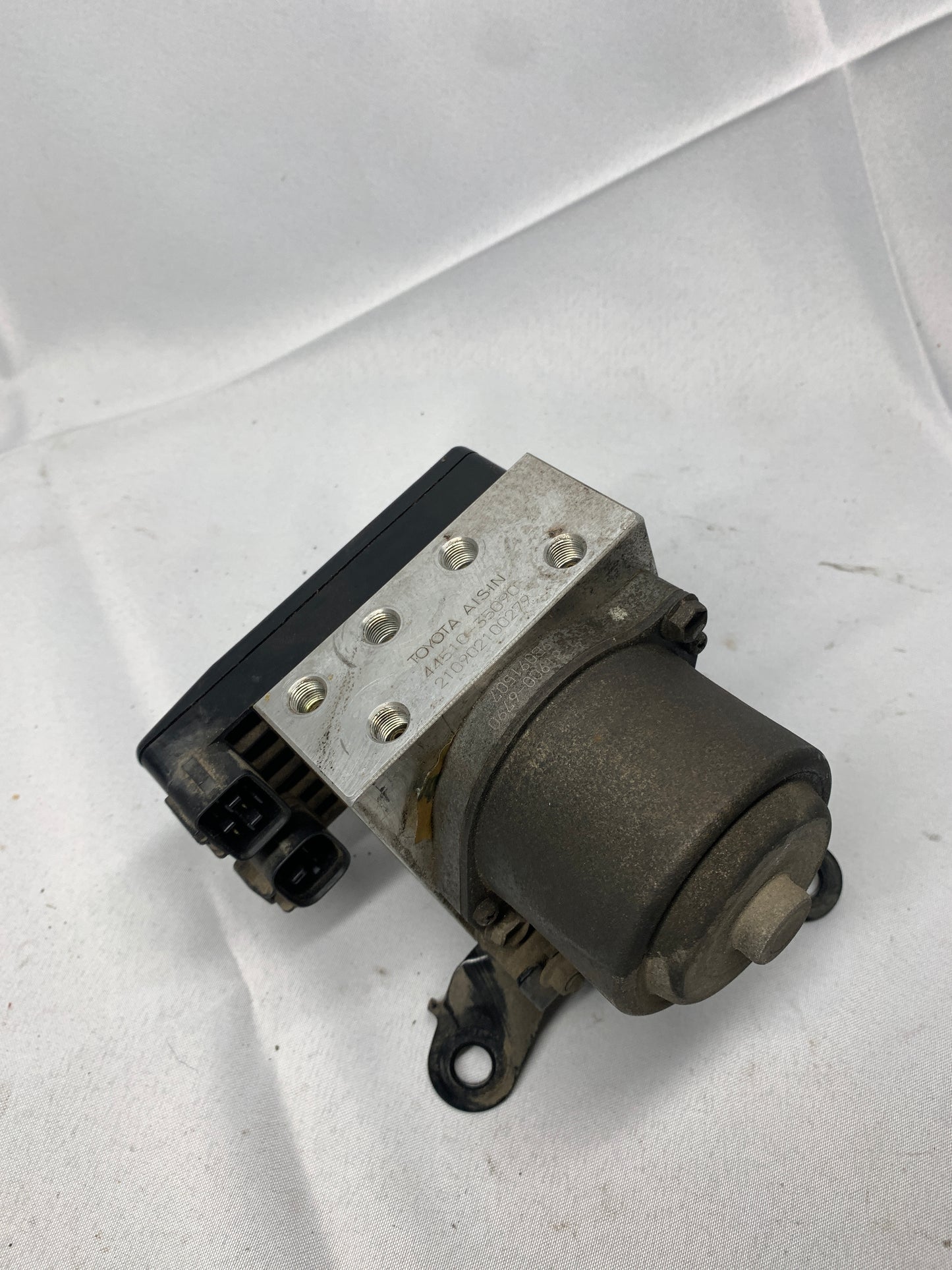 Used OEM ABS Pump - Toyota 4runner - 1996 - 2000